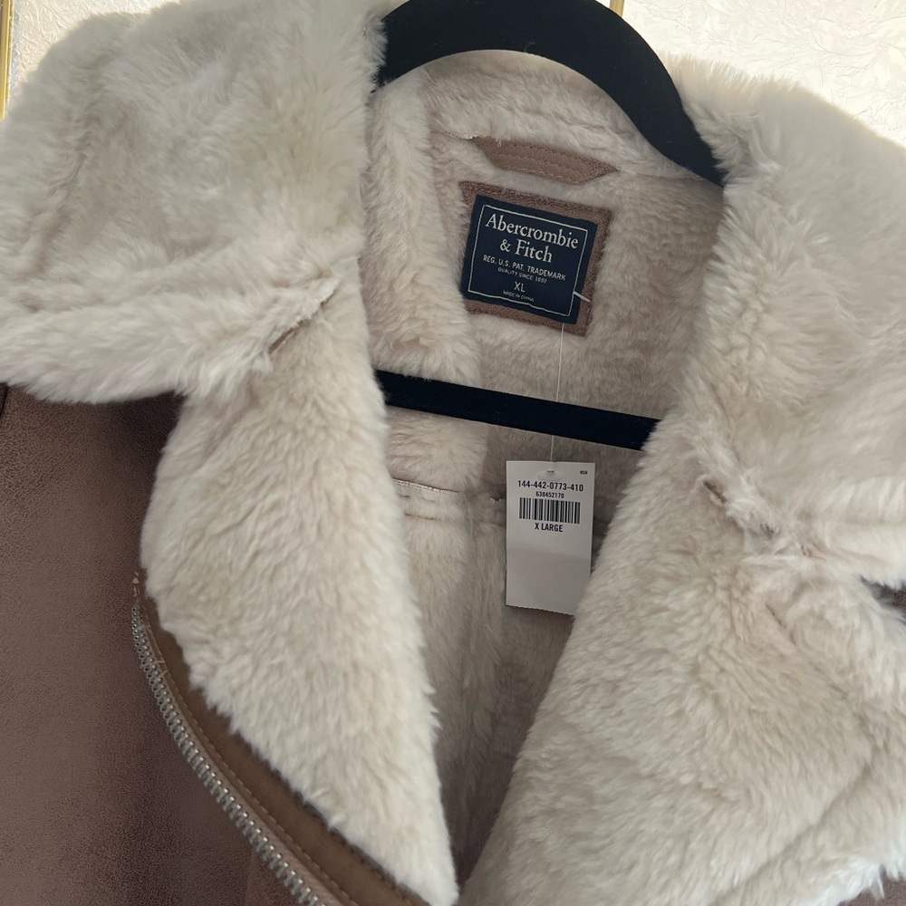 BNWT Abercrombie Faux Suede Faux Fur Jacket - Picture 3 of 7